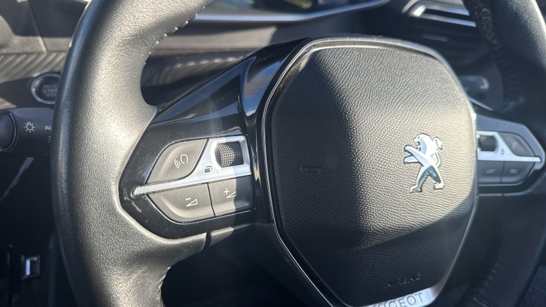 Peugeot 2008 1.2 PureTech Allure Premium 5dr Petrol Estate